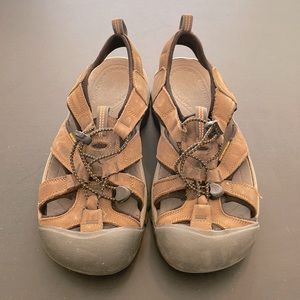Leather keen sandals size 10